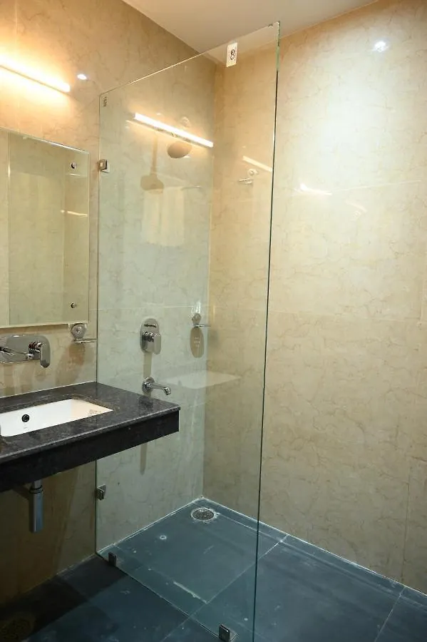 Hotel Neel Clarks Inn Express Agra