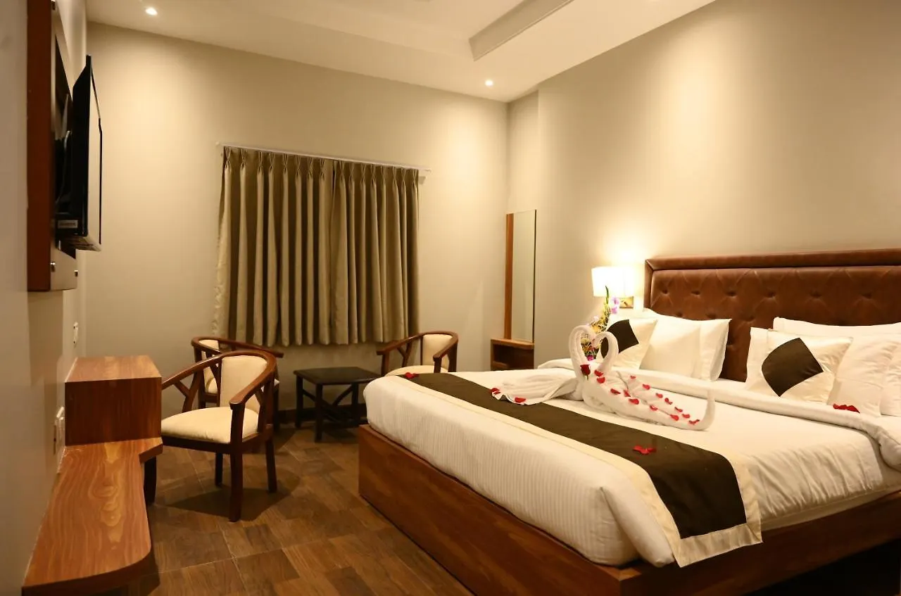Hotel Neel Clarks Inn Express Agra