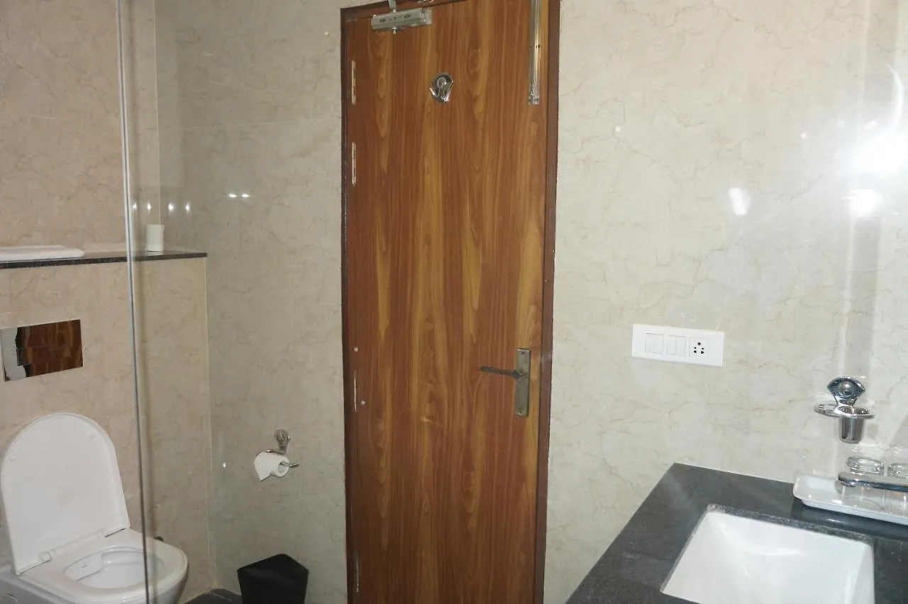 *** Hotel Neel Clarks Inn Express Agra  India